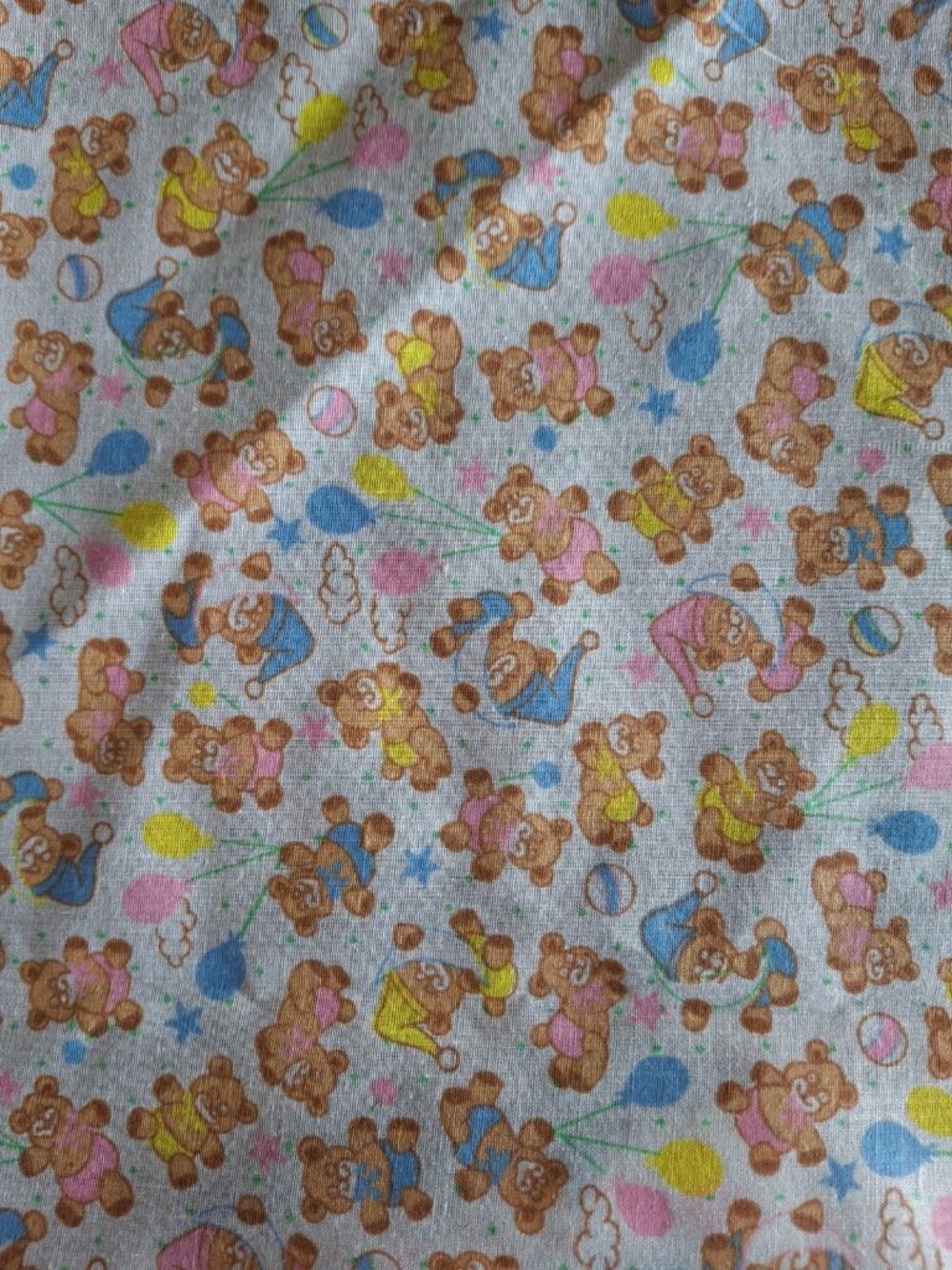 Vtg. Frontstreet Cotton Fabric Boy Girl Bear Balloon Sleep-White Nursery, 1 yd